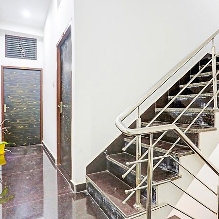 Hotel O The Maruti Paying Guest House Varanasi Esterno foto