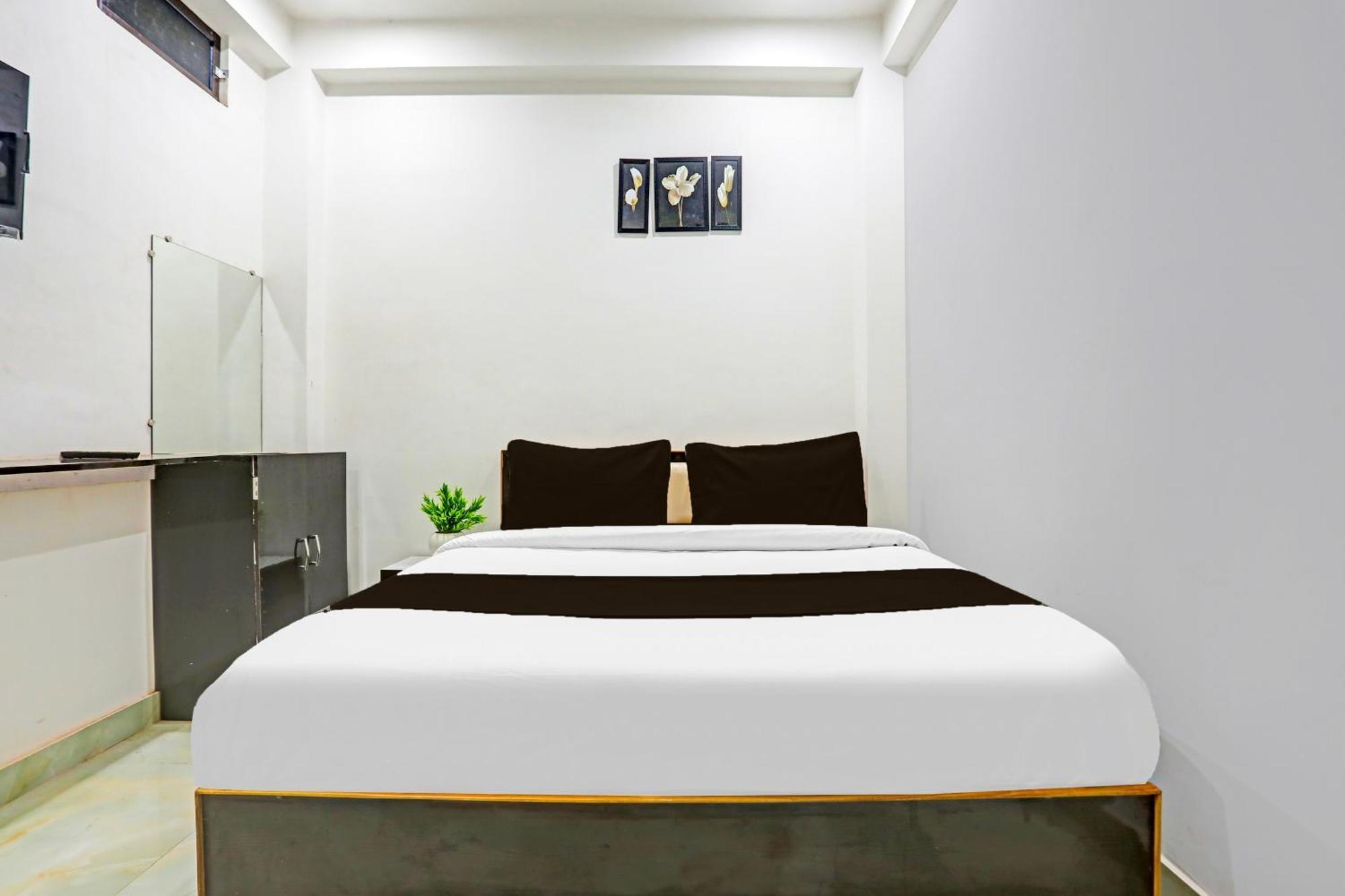 Hotel O The Maruti Paying Guest House Varanasi Esterno foto