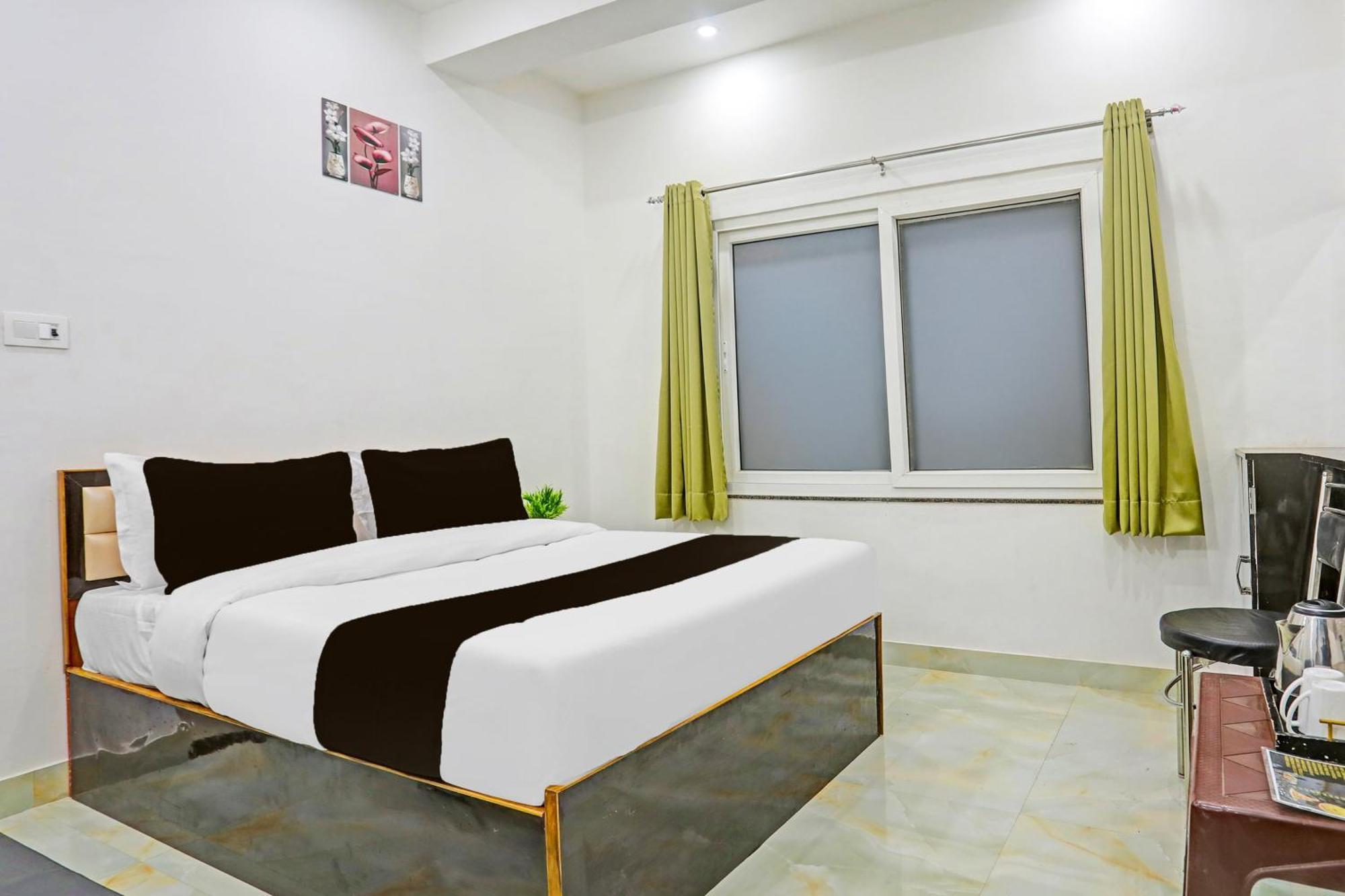 Hotel O The Maruti Paying Guest House Varanasi Esterno foto