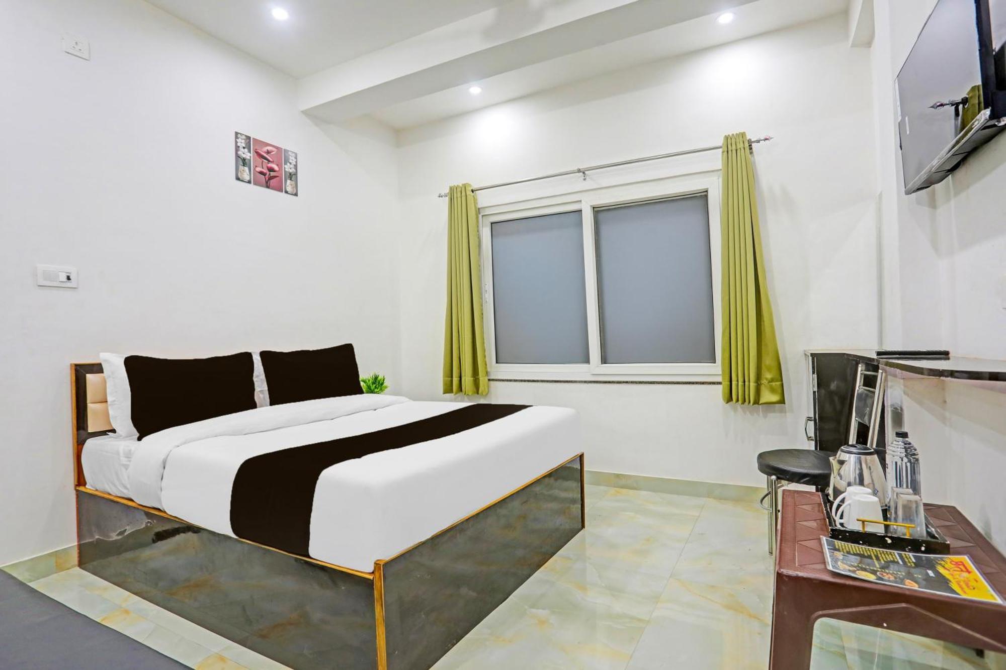 Hotel O The Maruti Paying Guest House Varanasi Esterno foto