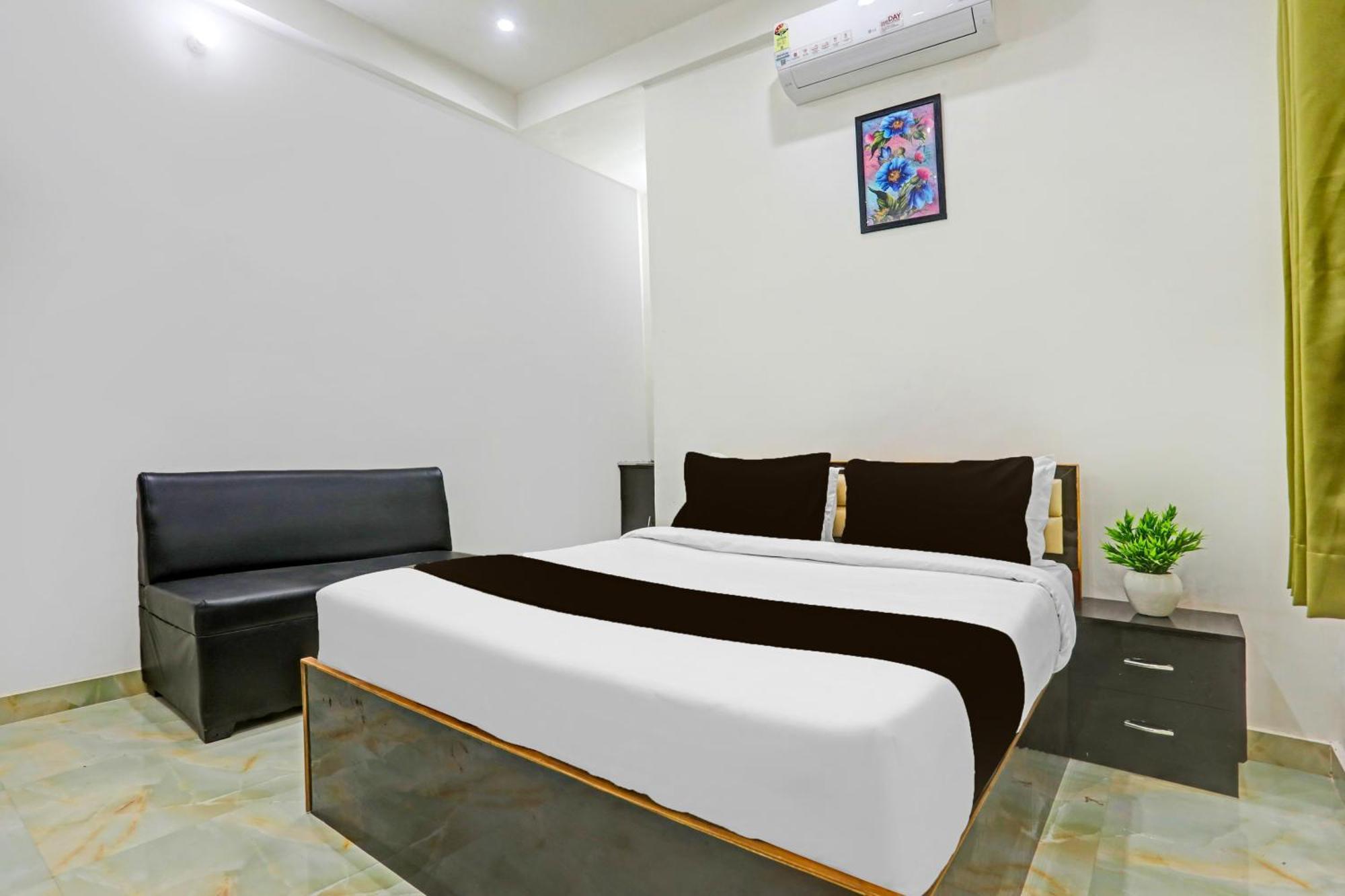 Hotel O The Maruti Paying Guest House Varanasi Esterno foto
