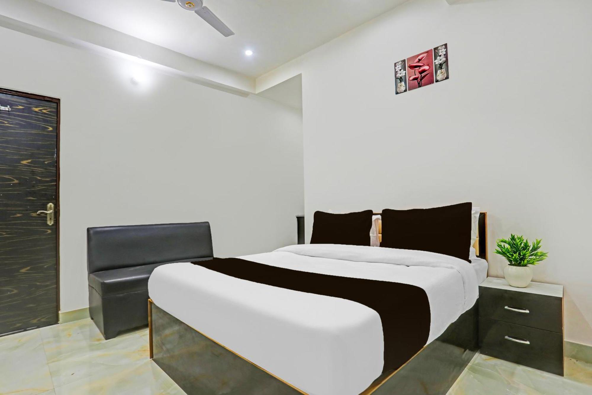 Hotel O The Maruti Paying Guest House Varanasi Esterno foto