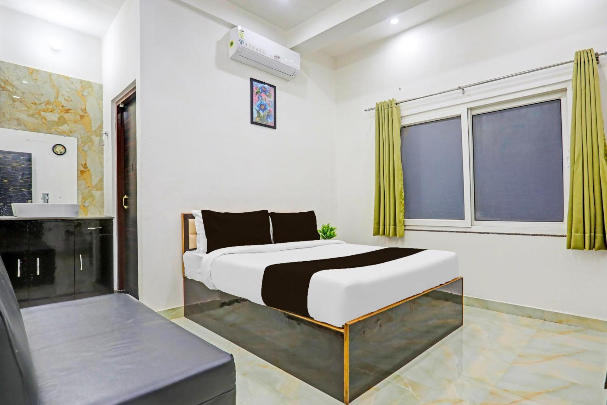 Hotel O The Maruti Paying Guest House Varanasi Esterno foto